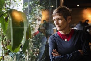 Amanda Hawes: ‘De toxische en kankerverwekkende productie van elektronica wordt moedwillig in stand gehouden’