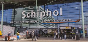 Schiphol doet al jaren te weinig aan veiligheid grondpersoneel Schiphol veiligheid fnv